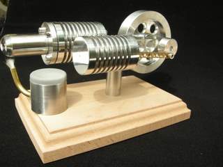 Stirlingmotor, Schwungrad rechts